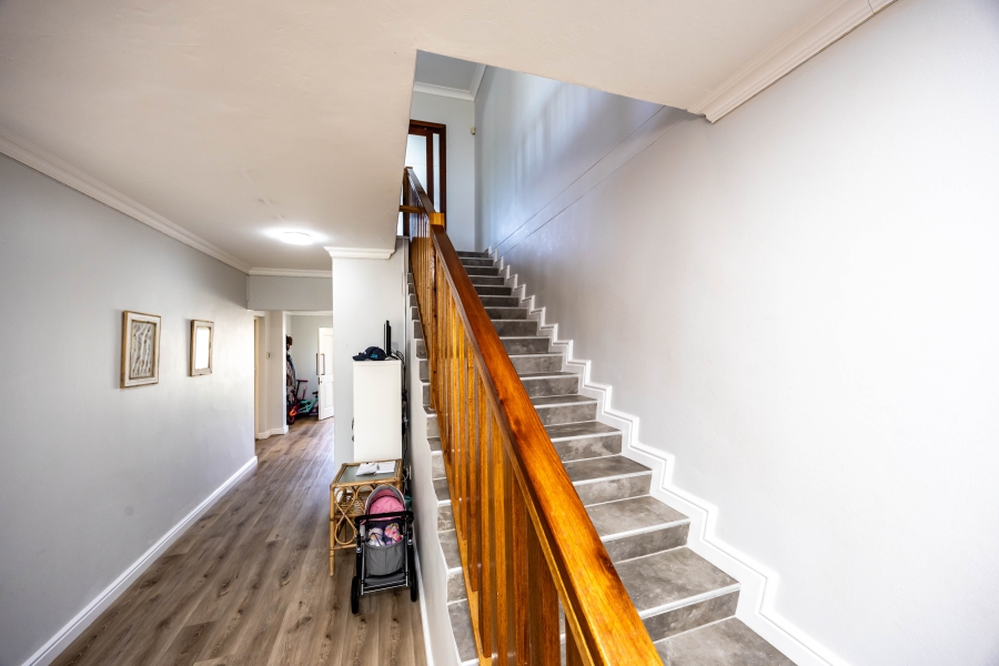 To Let 4 Bedroom Property for Rent in Kidds Beach Eastern Cape